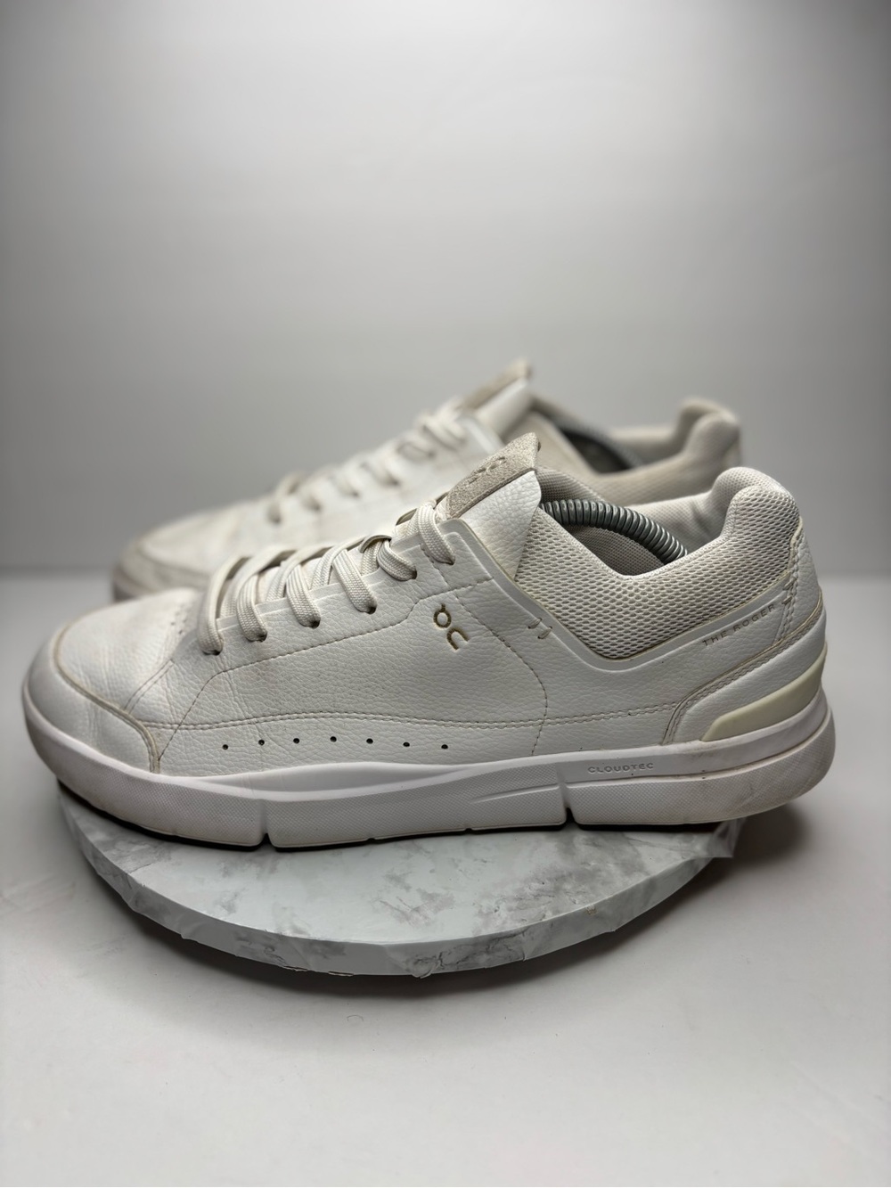 Size 11-On The Roger Centre Court sneakers in white